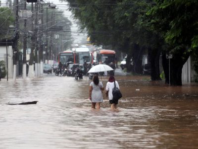 Desenvolvimento desordenado é uma das causas de enchentes em SP