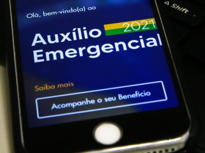 Trabalhadores nascidos em novembro podem sacar auxílio emergencial