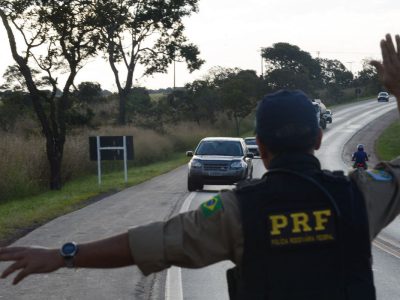 PRF apreende 3,5 toneladas de maconha na Baixada Fluminense