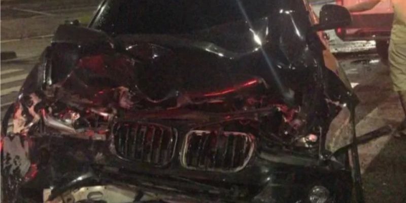 BMW de cantor fica destruída após acidente; seguro especializado amenizaria danos