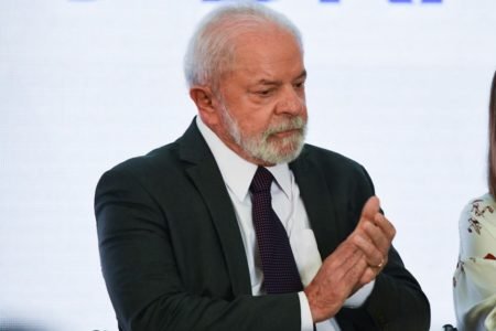 Lula lamenta ataque em escola: “Urgente construirmos caminho para paz”