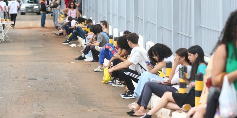 Ubes faz campanha para estimular inscrições de estudantes no Enem