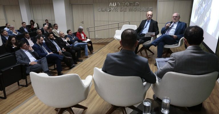 Câmaras Setoriais de Milho e Soja debatem perspectiva da safra de grãos