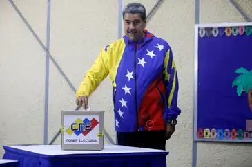 Venezuelanos vão às urnas eleger novo presidente