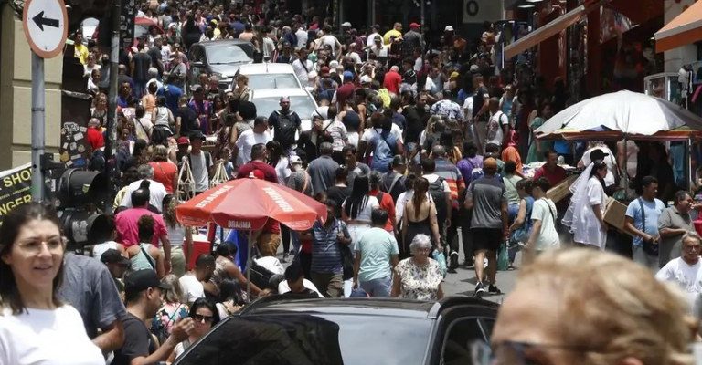 População do Brasil chega a 212,6 milhões de habitantes, aponta IBGE