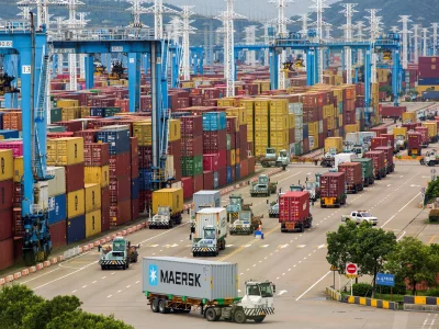 Exportações chinesas sobem, mas desaceleração das importações intensifica necessidade de estímulos