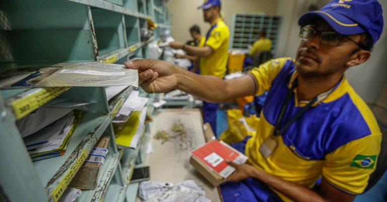 Correios anunciam concurso para 3.511 vagas com salários de até R$ 6,8 mil