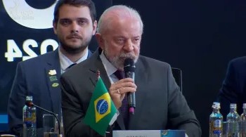 Lula manifesta descontentamento com a insuficiência de recursos para ações climáticas: “A verba não chega aos mais necessitados”