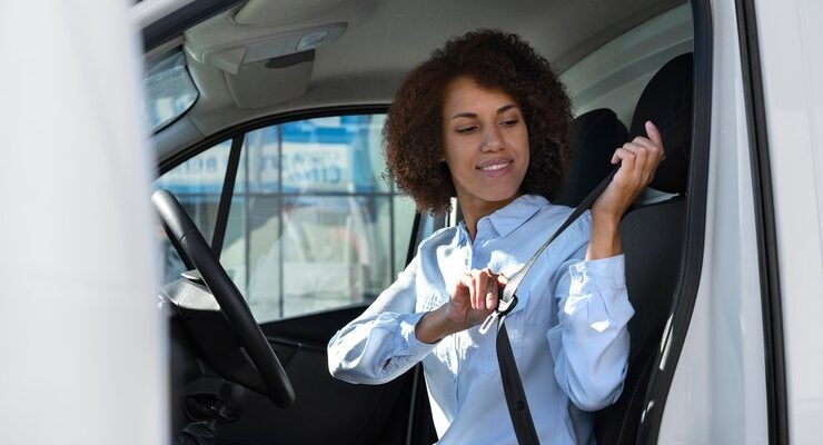 Por que os recém-motoristas deveriam arranjar o mais rápido possível um seguro de automóveis?