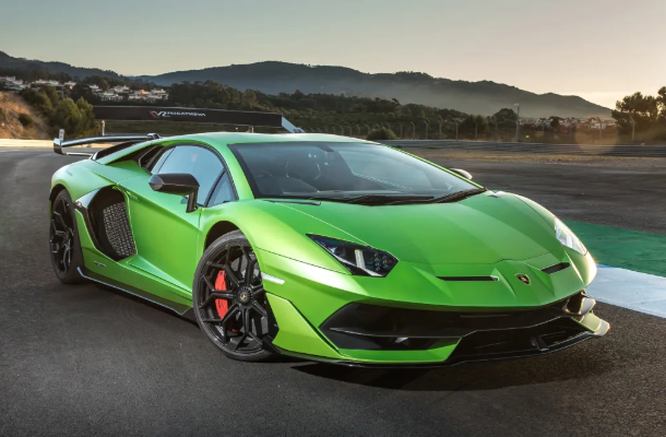 Lamborghini adia o lançamento de seu primeiro veículo elétrico para 2029