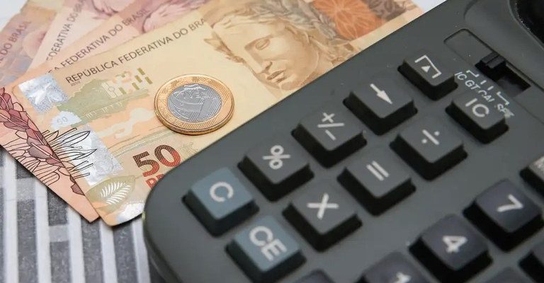 PIB avança 0,9% no terceiro trimestre, com alta em Serviços e Indústria