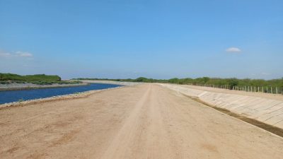 Canal do PISF em Ibimirim (PE) não está seco